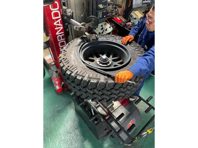 クライスラー　Jeep持込タイヤ交換
37×12.5R20