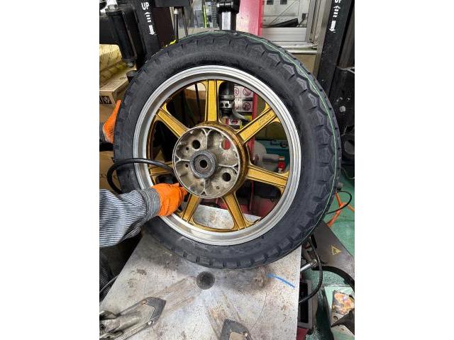 バイクの持込タイヤ交換
100/90-19    4.0-18