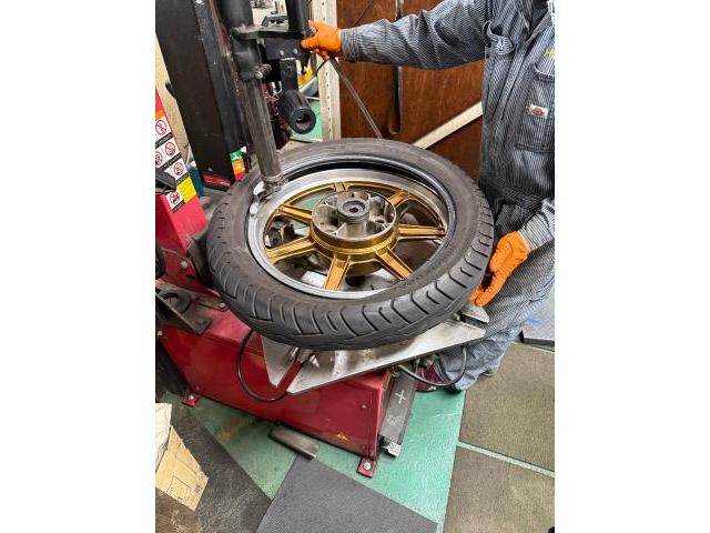 バイクの持込タイヤ交換
100/90-19    4.0-18