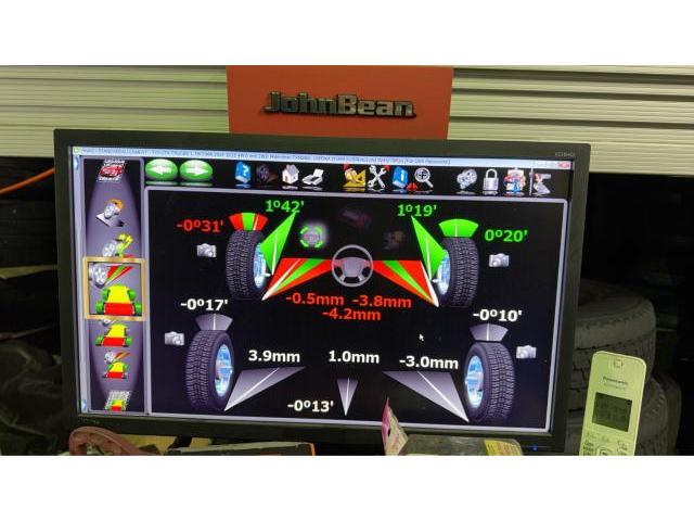 トヨタ　ハイラックス　アライメント調整