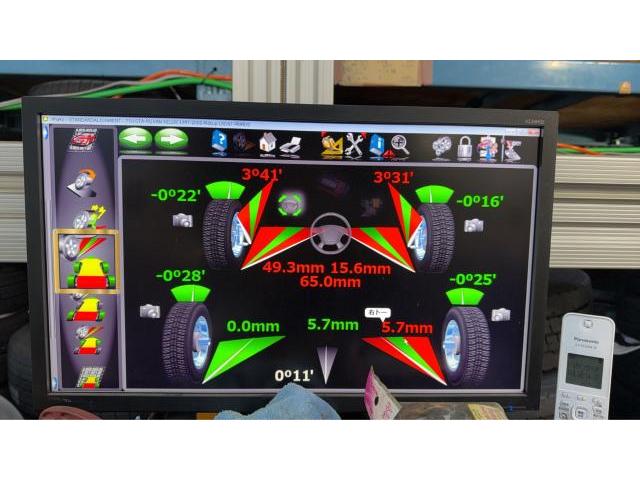 トヨタ　ハイラックス　アライメント調整