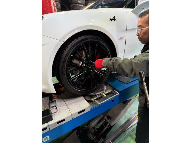 ルノー　アルピーヌ　持込タイヤ交換
215/40-18