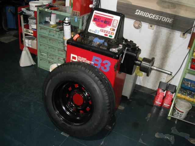 新品　デイトナ　ブラック　15インチ　グッドイヤー　ナスカー　１９５/８０R１５　ＳＥＴ　組み付け　三重県　松阪市　ミスタータイヤマン