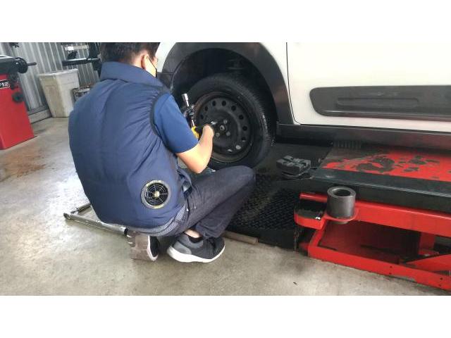 新品　タイヤ交換　ダイハツ キャスト　YOKOHAMA BluEarth AE-01 165/60R15　沖縄県　沖縄市　北中城村　うるま市　中城村　宜野湾市