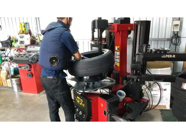 新品　タイヤ交換　フォルクスワーゲン ゴルフトゥーラン　TOYO TIRES TRANPATH mp7 215/55R17　沖縄県　沖縄市　北中城村　うるま市　中城村　宜野湾市