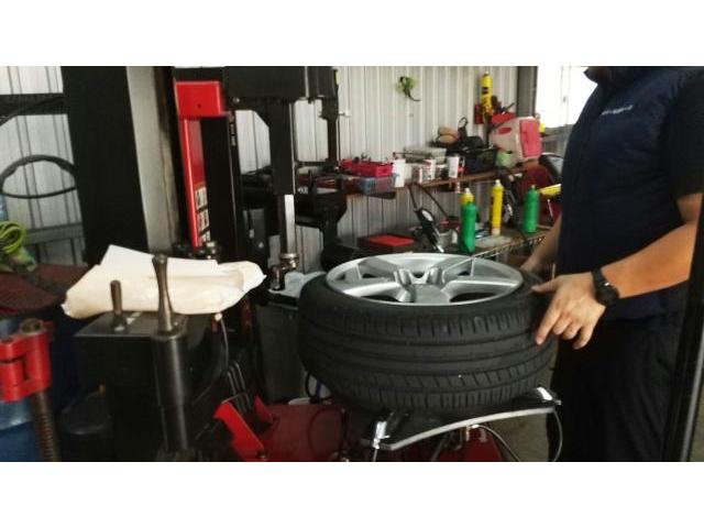 新品　タイヤ交換　ホンダ CR-Z　ZEETEX HP2000 vfm 215/40R18　沖縄県　沖縄市　北中城村　うるま市　中城村　宜野湾市