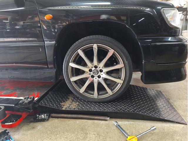 持ち込みホイール・タイヤ交換　スバル フォレスター　YFC ADVAN Racing 17インチ タイヤ　KENDA KR20 215/45R17　沖縄県　沖縄市　北中城村　うるま市　中城村　宜野湾市