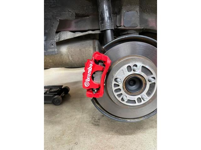 トヨタ プリウス　ブレーキキャリパーの塗装　沖縄県　沖縄市　北中城村　うるま市　中城村　宜野湾市