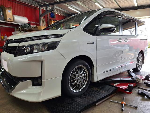 中古 ホイール交換 トヨタ ヴォクシー プレシャス HM-3 17×6.5J DUNLOP 215/50R17 沖縄県 沖縄市 北中城村 うるま市 中城村 宜野湾市
