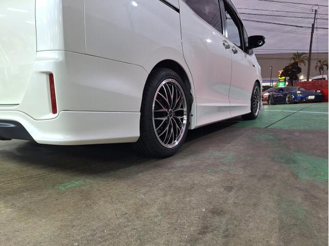 新品　ホイール交換　トヨタ エスクァイア　Chronus CH-113 18&times;7J　RADAR 215/45R18　沖縄県　沖縄市　北中城村　うるま市　中城村　宜野湾市