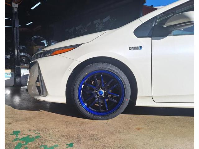 中古　ホイール交換　トヨタ プリウス　RAYS gramLIGHTS 57Ultimate 17&times;7J　MAXTREK 215/45R17　沖縄県　沖縄市　北中城村　うるま市　中城村　宜野湾市