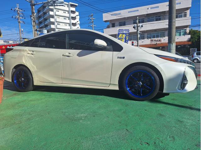 中古　ホイール交換　トヨタ プリウス　RAYS gramLIGHTS 57Ultimate 17&times;7J　MAXTREK 215/45R17　沖縄県　沖縄市　北中城村　うるま市　中城村　宜野湾市