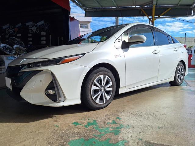 中古　ホイール交換　トヨタ プリウス　RAYS gramLIGHTS 57Ultimate 17&times;7J　MAXTREK 215/45R17　沖縄県　沖縄市　北中城村　うるま市　中城村　宜野湾市