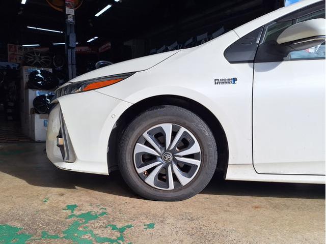 中古　ホイール交換　トヨタ プリウス　RAYS gramLIGHTS 57Ultimate 17&times;7J　MAXTREK 215/45R17　沖縄県　沖縄市　北中城村　うるま市　中城村　宜野湾市