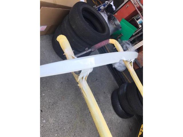 トヨタ　カムリ　ハイブリッド　グリル交換　リアスポイラー塗装取付　シャークアンテナ塗装取付　ルーフスポイラー塗装取付　沖縄県　沖縄市　うるま市　北中城村　中城村　宜野湾市　浦添市　那覇市　糸満市