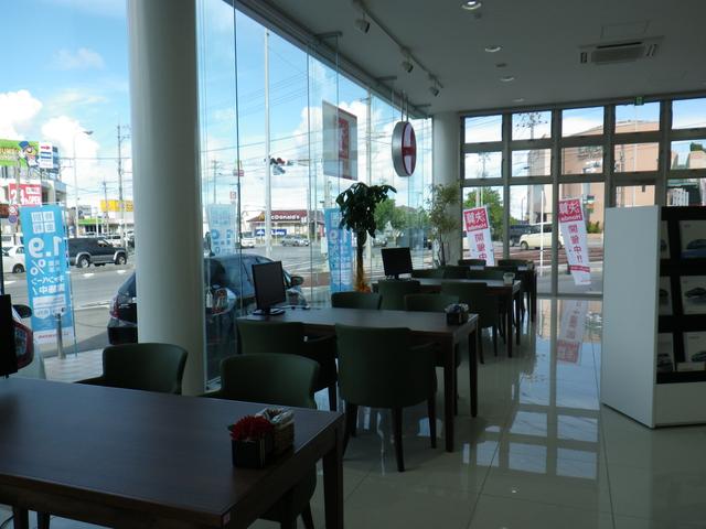 ホンダカーズ沖縄 泡瀬店(3枚目)