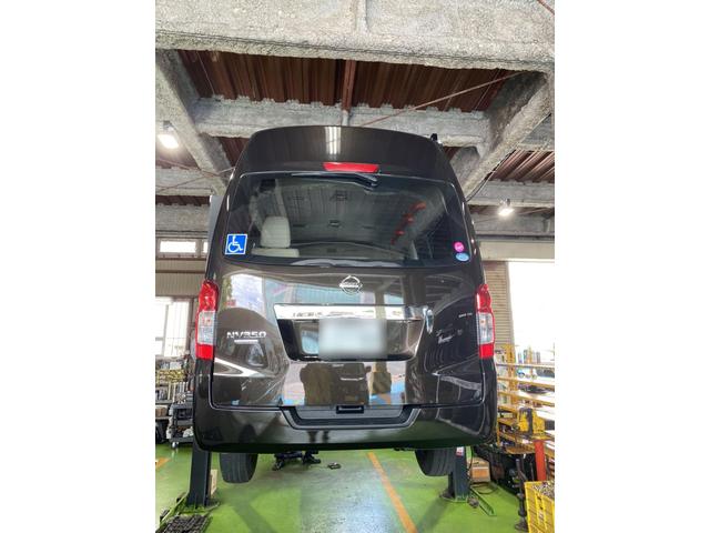 ニッサン　NV350　コンデンサー取替　鈑金　車検　整備　点検　福祉車輛　浦添市　宜野湾市　那覇市