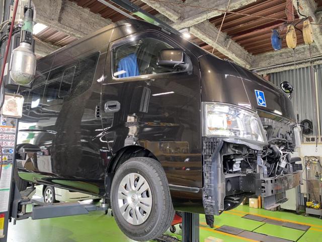 ニッサン　NV350　コンデンサー取替　鈑金　車検　整備　点検　福祉車輛　浦添市　宜野湾市　那覇市