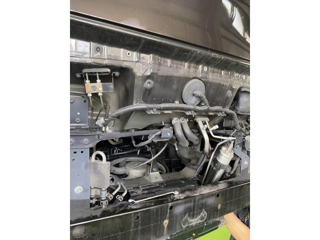 ニッサン　NV350　コンデンサー取替　鈑金　車検　整備　点検　福祉車輛　浦添市　宜野湾市　那覇市