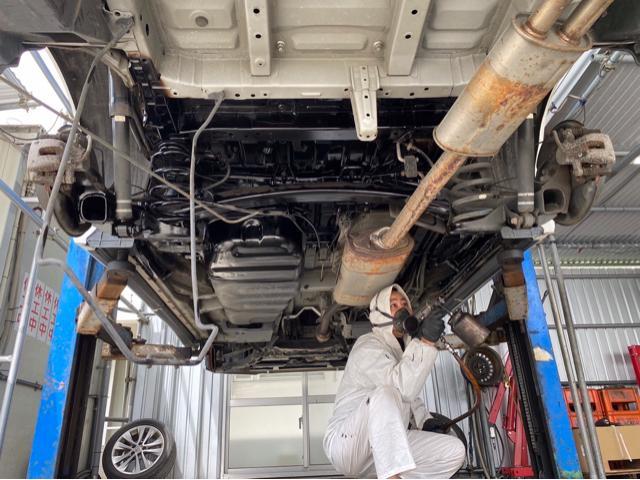 トヨタ　ヴェルファイア　アンダーコート　施工　1ＢＯＸ・ミニバン23,100円（通常塗料）　30,800円（塩害ガード施工）　沖縄県　宜野湾市　北谷町　那覇市　豊見城市　読谷村　嘉手納町