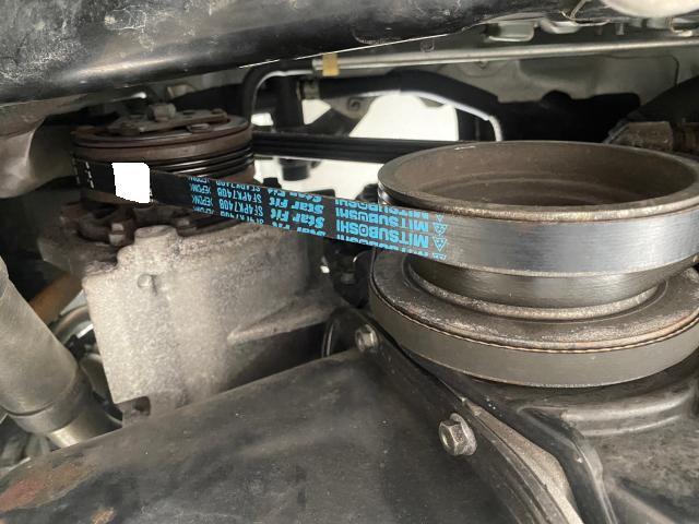 三菱　ミニキャブバン　ドライブベルト調整　エアコンストレッチベルト交換　沖縄県　宜野湾市　北谷町　那覇市　豊見城市　読谷村　嘉手納町　浦添市