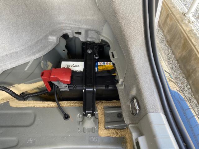 トヨタ　プリウス　補機バッテリー交換　沖縄県　宜野湾市　北谷町　那覇市　豊見城市　読谷村　嘉手納町　浦添市