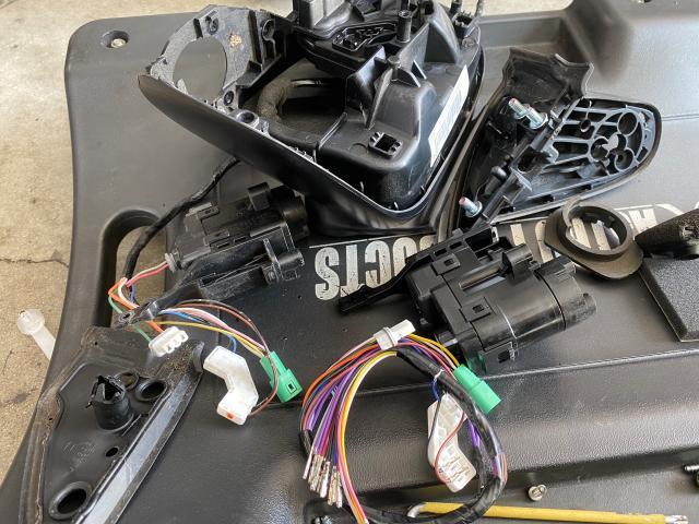 日産　デイズ　運転席ドアミラーモーター交換　沖縄県　宜野湾市　北谷町　那覇市　豊見城市　読谷村　嘉手納町　浦添市