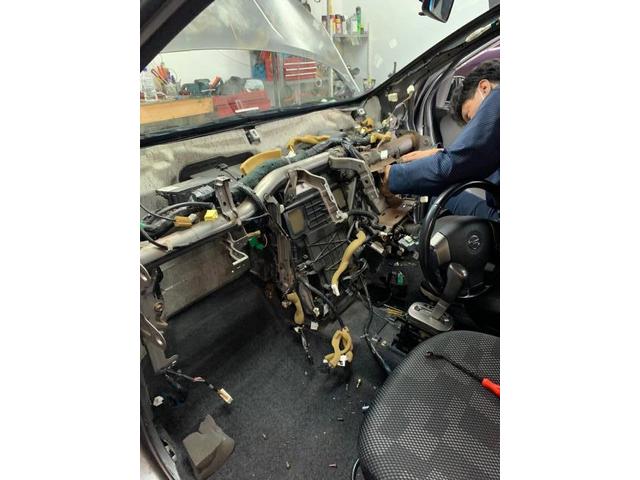 ニッサン　ノートのエアコンガス漏れ修理！！