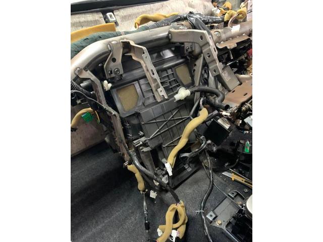 ニッサン　ノートのエアコンガス漏れ修理！！