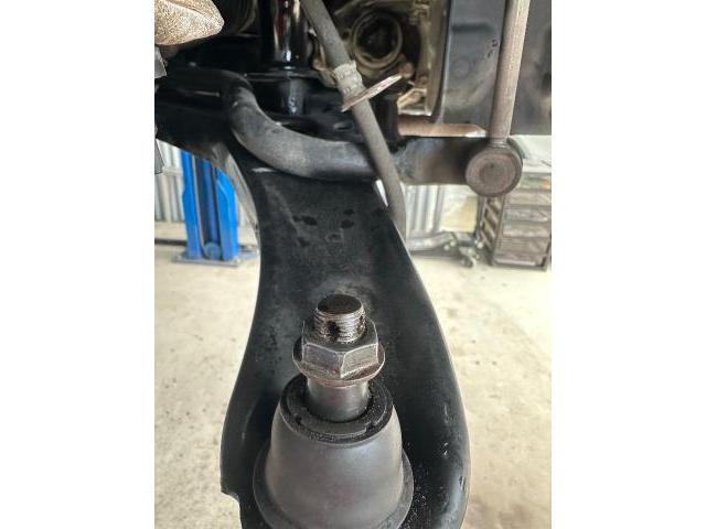 ダイハツ　タント　エグゼ　
ロワアームブーツ交換「ねじ山補修」沖縄市　北中城村　うるま市　宜野湾市　浦添市　西原町　北谷町
