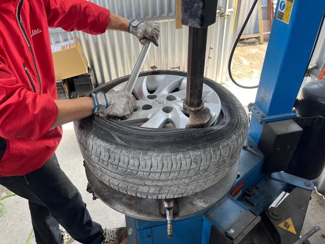 トヨタ　bB  タイヤ交換
沖縄市　北中城村　うるま市　宜野湾市　浦添市　西原町　北谷町