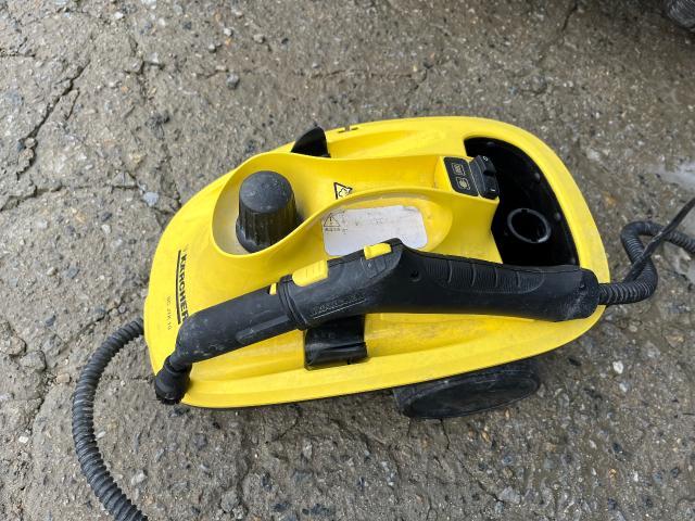 ダイハツ　タント　染み抜き
沖縄市　北中城村　うるま市　宜野湾市　浦添市　西原町　北谷町