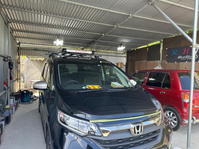 ホンダ  フィット  ガラスコーティング
沖縄市　北中城村　うるま市　宜野湾市　浦添市　西原町　北谷町