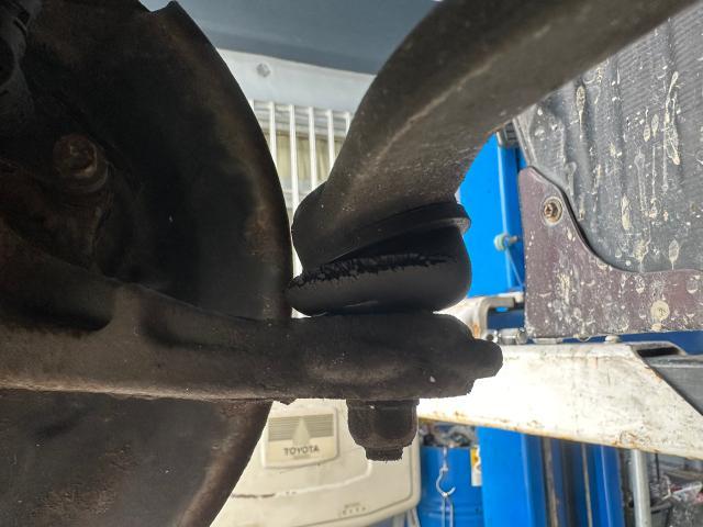 トヨタ　bB 車検　「タイロッドエンドブーツ交換」
沖縄市　北中城村　うるま市　宜野湾市　浦添市　西原町　北谷町