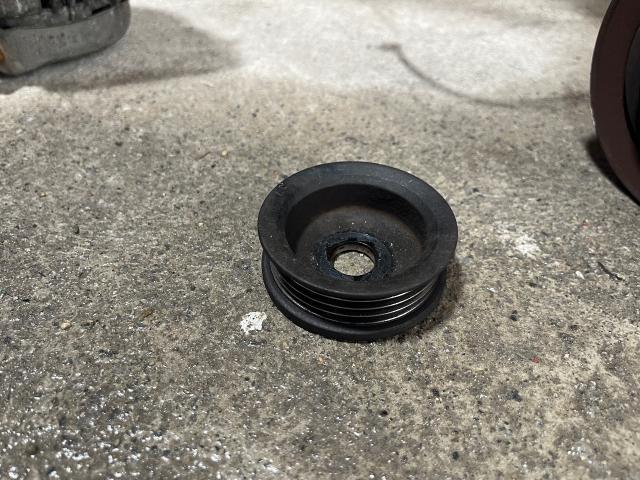 ダイハツ ミラジーノ オルタネーター ウォーターポンプ エアコンコンプレッサー クランクプーリー
沖縄市 北中城村 うるま市 宜野湾市 浦添市 西原町 北谷町