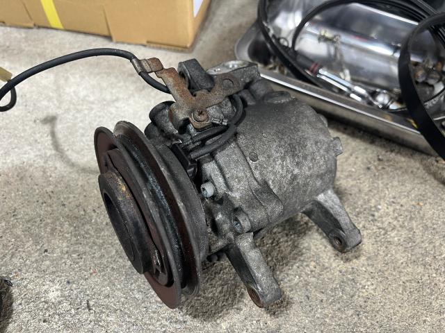 ダイハツ ミラジーノ オルタネーター ウォーターポンプ エアコンコンプレッサー クランクプーリー
沖縄市 北中城村 うるま市 宜野湾市 浦添市 西原町 北谷町