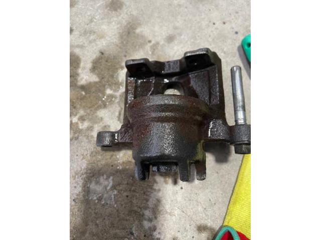 日産　デイズ　ブレーキキャリパーオーバーホール
沖縄市　北中城村　うるま市　宜野湾市　浦添市　西原町　北谷町