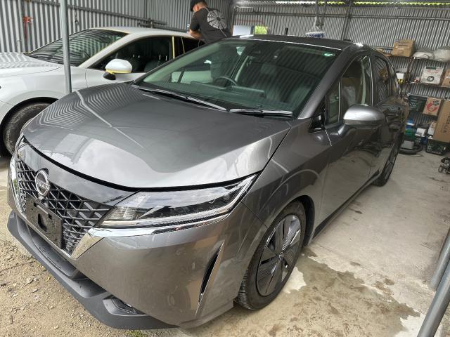 ニッサン  ノート  ガラスコーティング
沖縄市　北中城村　うるま市　宜野湾市　浦添市　西原町　北谷町