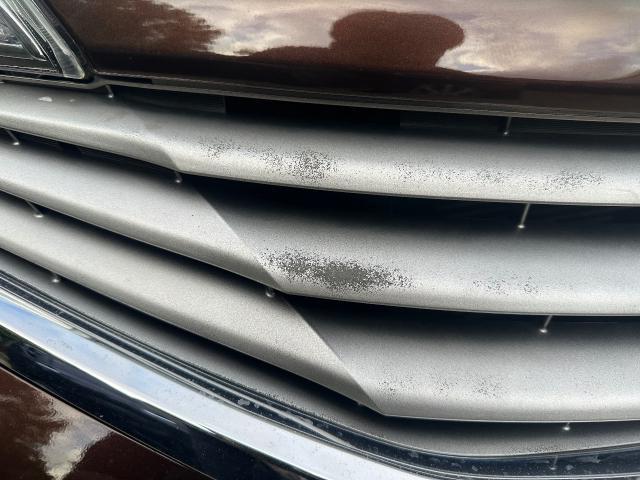 ニッサン　ノート　バンパーグリル交換
沖縄市　北中城村　うるま市　宜野湾市　浦添市　西原町　北谷町