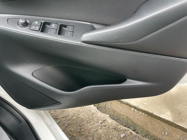 マツダ マツダ2 沖縄市　北中城村　うるま市　宜野湾市　浦添市　西原町　北谷町