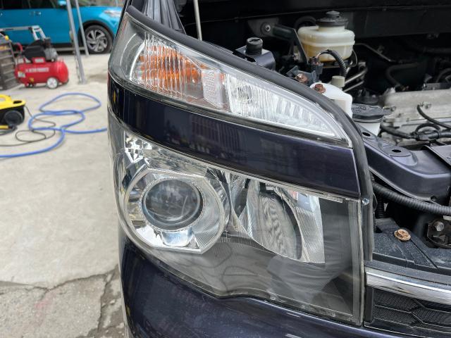 トヨタ ヴォクシー ヘッドライトコーティング
沖縄市　北中城村　うるま市　宜野湾市　浦添市　西原町　北谷町