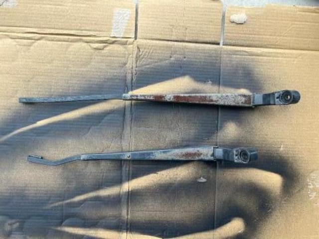 ダイハツ　コペン　ワイパーアーム塗装　沖縄市　北中城村　うるま市　宜野湾市　浦添市　西原町　北谷町