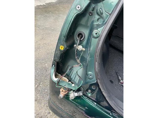 ダイハツ ミラジーノ テールランプ交換 沖縄市　北中城村　うるま市　宜野湾市　浦添市　西原町　北谷町