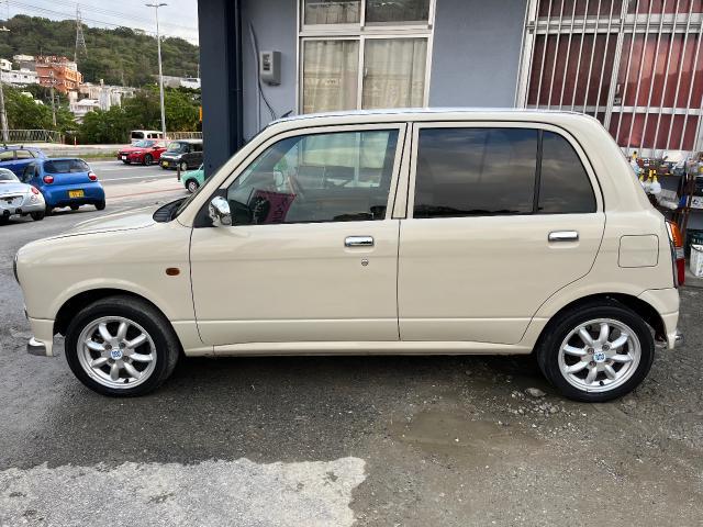 ミラジーノ　
クリーニング・清掃
沖縄市　北中城村　うるま市　宜野湾市　浦添市　西原町　北谷町