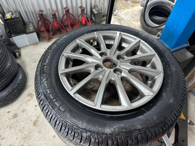 ベリーサ　タイヤ交換
沖縄市　北中城村　うるま市　宜野湾市　浦添市　西原町　北谷町