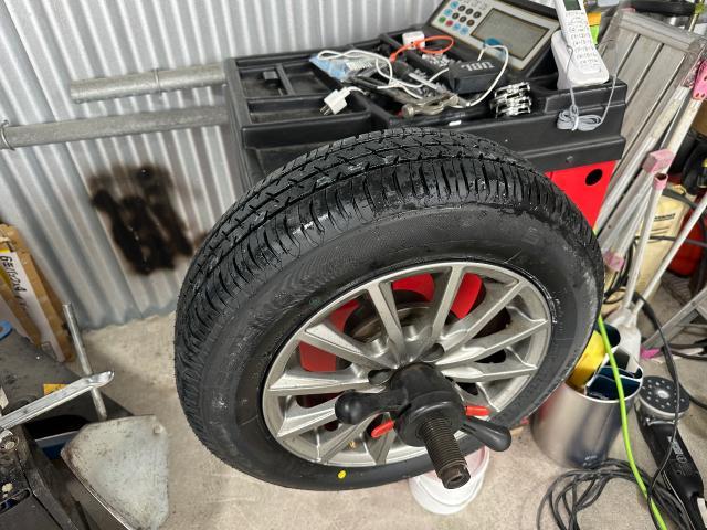 ベリーサ　タイヤ交換
沖縄市　北中城村　うるま市　宜野湾市　浦添市　西原町　北谷町