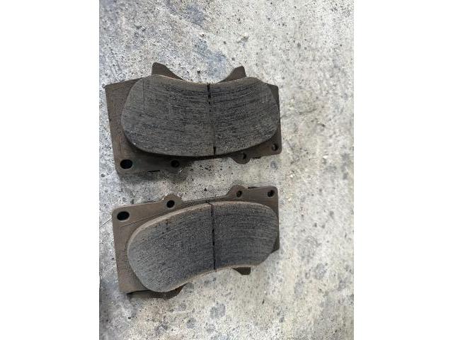 ハイラックス　サスペンション・足回り修理・整備
沖縄市　北中城村　うるま市　宜野湾市　浦添市　西原町　北谷町