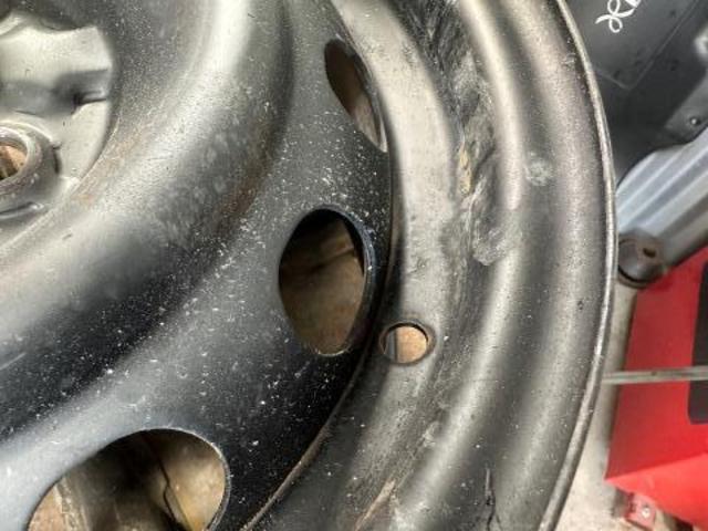 ベリーサ　タイヤ交換
沖縄市　北中城村　うるま市　宜野湾市　浦添市　西原町　北谷町