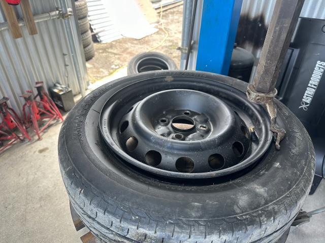 ベリーサ　タイヤ交換
沖縄市　北中城村　うるま市　宜野湾市　浦添市　西原町　北谷町