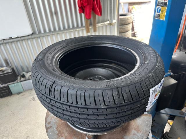 ベリーサ　タイヤ交換
沖縄市　北中城村　うるま市　宜野湾市　浦添市　西原町　北谷町